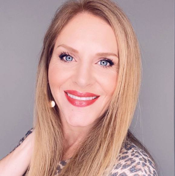 Profile Picture of Tamara Jean (@tamarajean257) on Poshmark