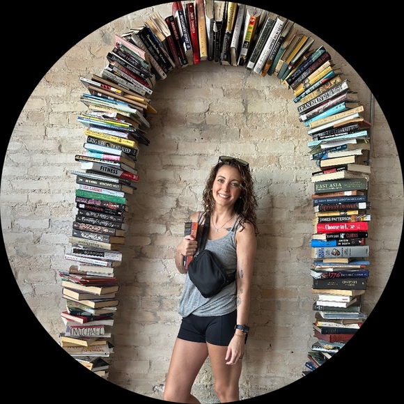 Profile Picture of Jamie Renfroe (@jamie_renfroe) on Poshmark