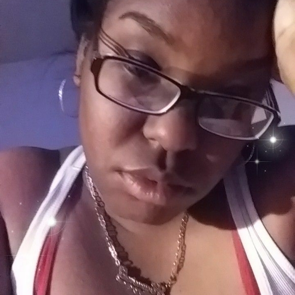 Profile Picture of Hamerik Patterson (@amieluv0021) on Poshmark