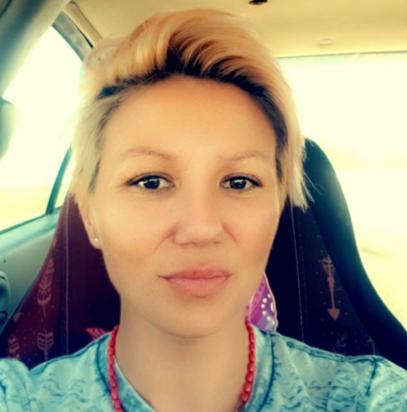 Profile Picture of Carly Hubby (@carlyhubby79) on Poshmark