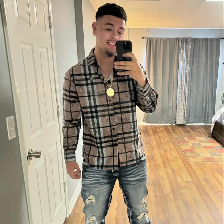 Profile Picture of Brian ⚡️ (@briandjrdz) on Tiktok