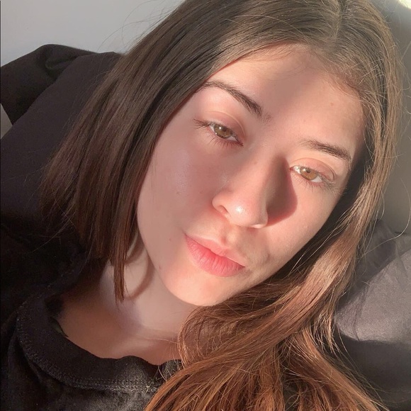 Profile Picture of Audrey Serrano (@audreyserran686) on Poshmark