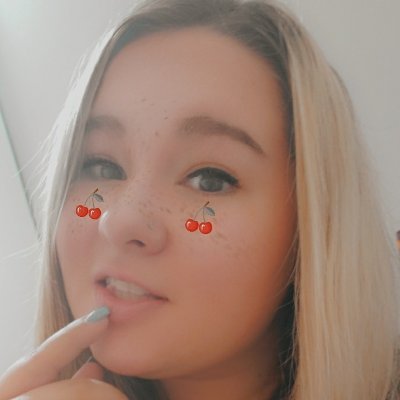 Profile Picture of Tessa Botka (@BotkaTessa) on Twitter