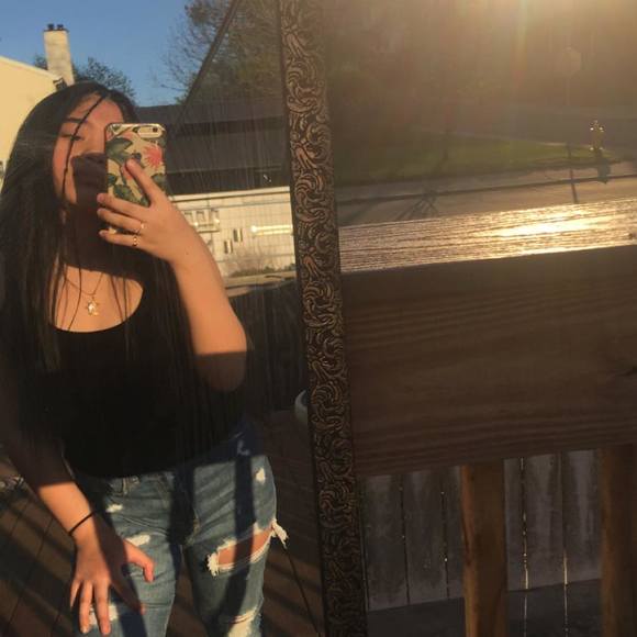 Profile Picture of Angelizah Labuya (@angelizah) on Poshmark