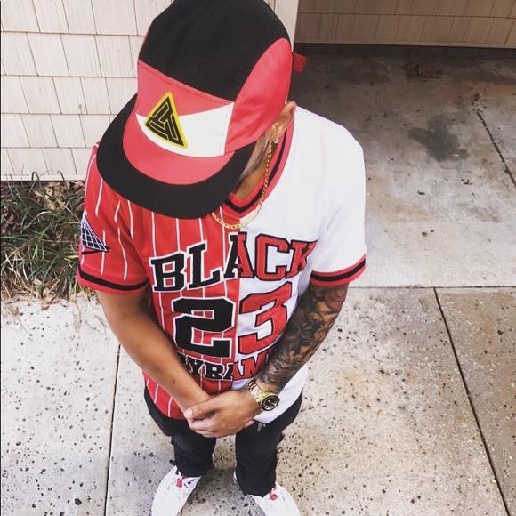 Profile Picture of Mario Cotto (@moneyviibez) on Poshmark