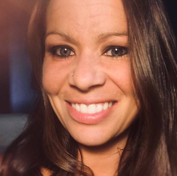 Profile Picture of Karla Powers (@essencearabs) on Poshmark