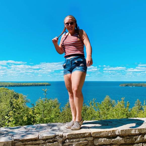 Profile Picture of Hannah Smejkal (@hannah_smejkal) on Poshmark