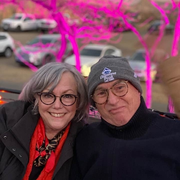 Profile Picture of Cindi Swaab (@cindiswaab) on Poshmark