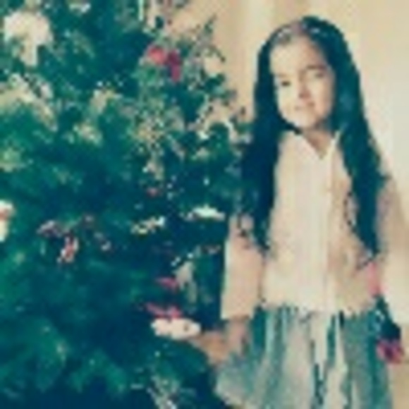 Profile Picture of Karen Castilla (@karo1422) on Poshmark