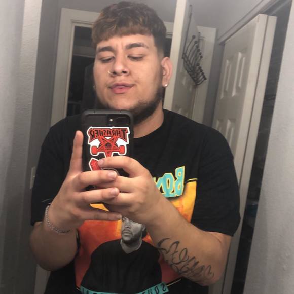 Profile Picture of Tommy Lopez (@tommyl43) on Poshmark