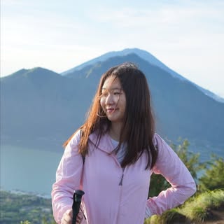 Profile Picture of Zhirou 🦭 (@kimberly_zheng) on Instagram