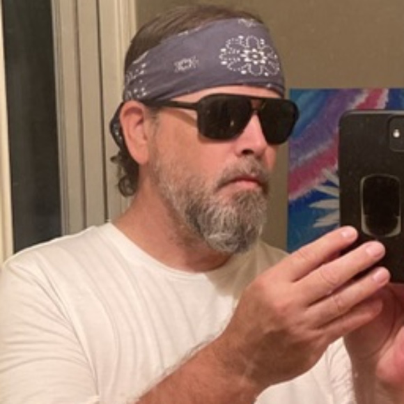 Profile Picture of Scott Hart (@schart63) on Poshmark