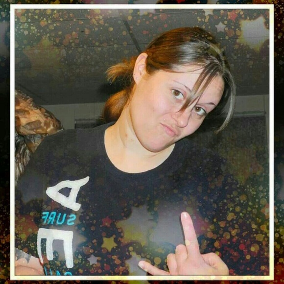 Profile Picture of Jenny Claiser (@jenny_claiser) on Poshmark