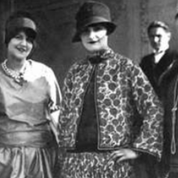 Profile Picture of Lucia Tovar de lozano (@tovar_lozano) on Poshmark