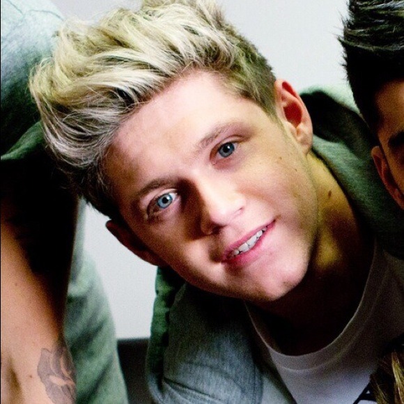 Profile Picture of Niall H (@niallofficiall) on Poshmark