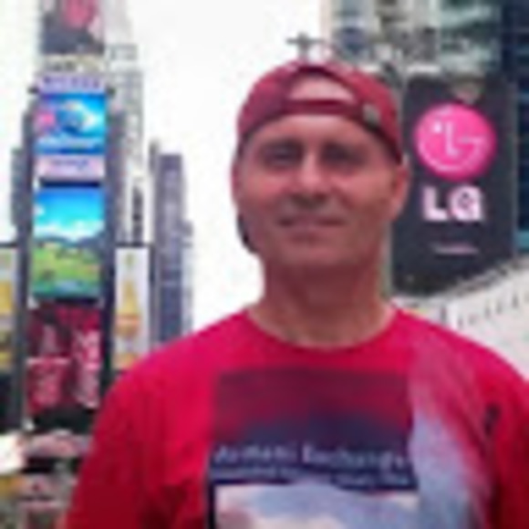 Profile Picture of Abeda Abeda (@abeda69) on Poshmark