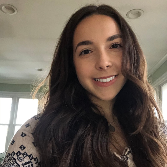 Profile Picture of Nancy Fernandes (@nancyfern1) on Poshmark