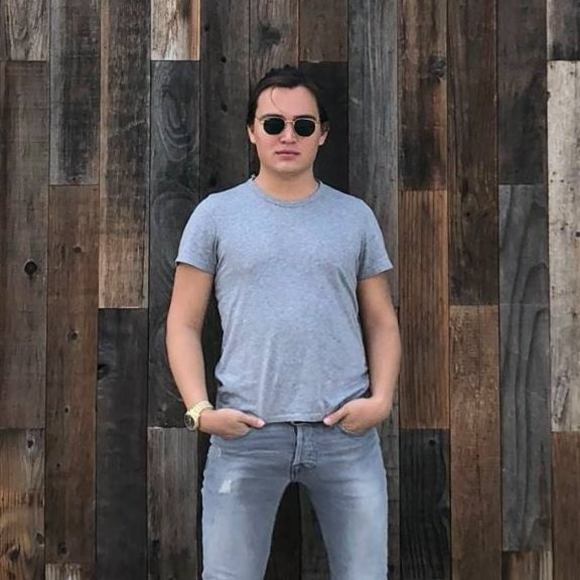 Profile Picture of Brandon Lorenzo (@brandon_lorenzo) on Poshmark