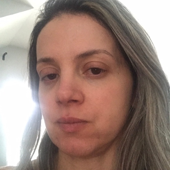 Profile Picture of Daniela Araujo (@daniela184) on Poshmark