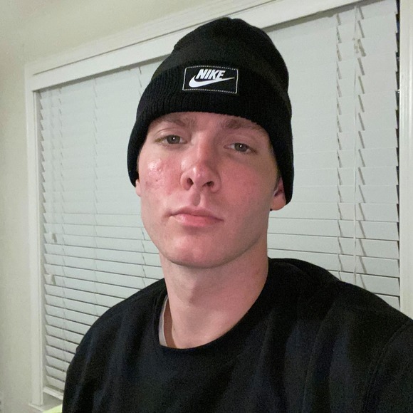 Profile Picture of Nathan Troutman (@ntroutman824) on Poshmark