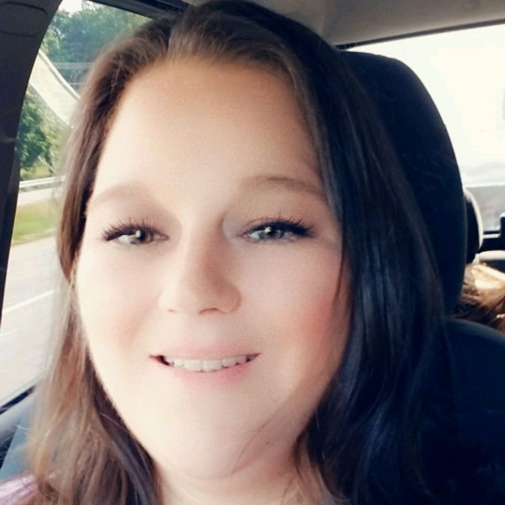 Profile Picture of Jen Newcomb (@jnwcmb) on Tiktok