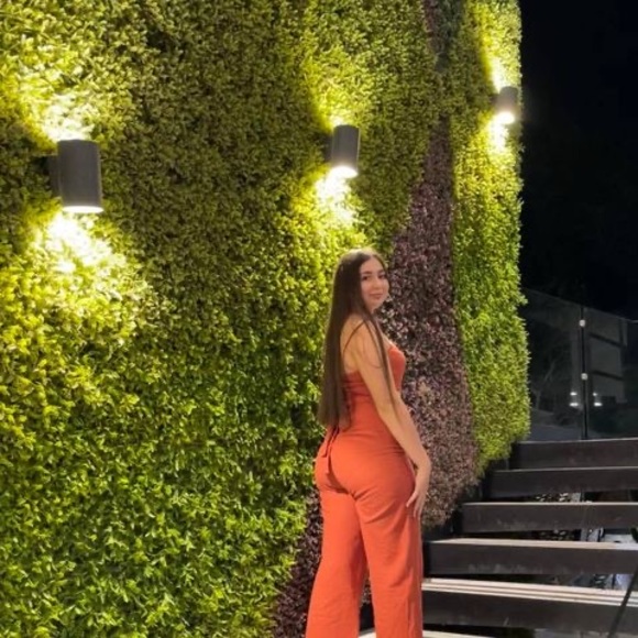 Profile Picture of Lucero Vizcarra (@lucero_vizcarra) on Poshmark