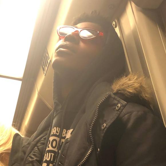 Profile Picture of Sean Monroe (@seanmonroe59) on Poshmark