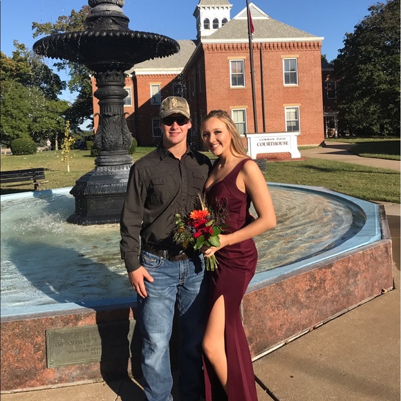 Profile Picture of Miranda Metje (@mirandametje) on Poshmark