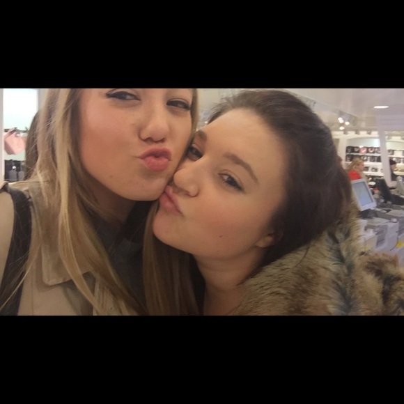 Profile Picture of Sam Wypych (@sam_wypych) on Poshmark