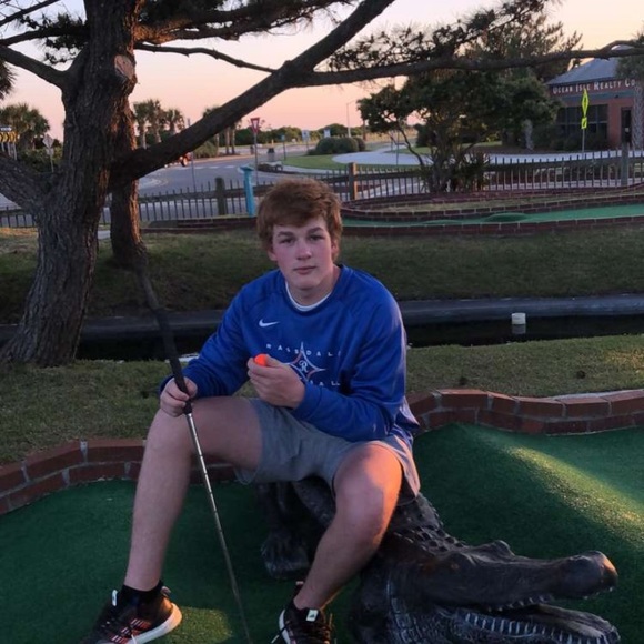 Profile Picture of Will Hodge (@hodgewill05) on Poshmark