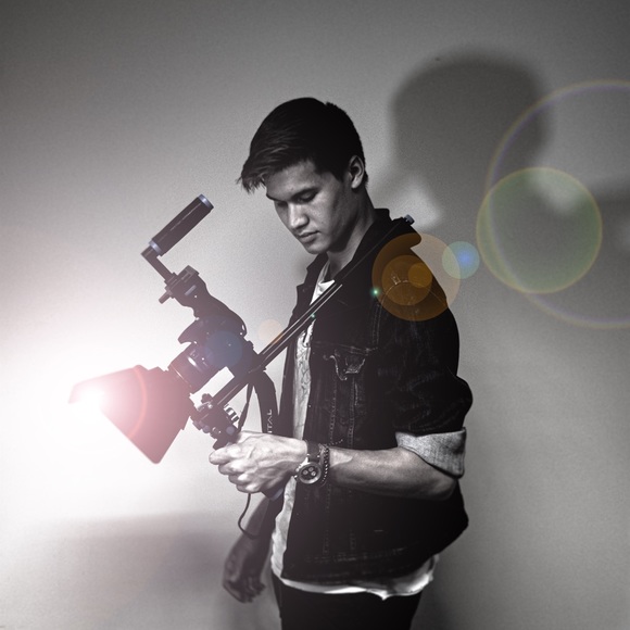 Profile Picture of John Klaves (@johnklaves) on Poshmark