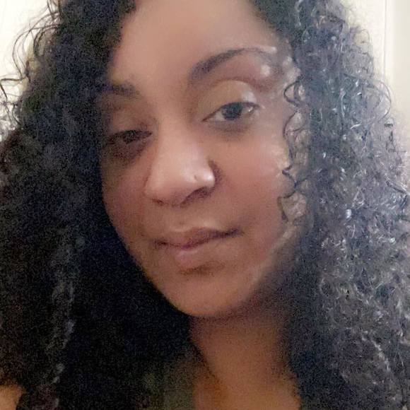 Profile Picture of Latoya Booker (@ljb83) on Poshmark