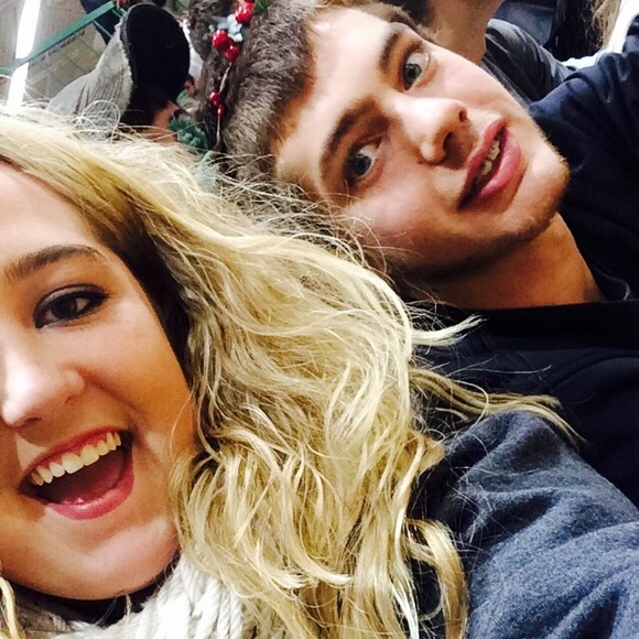 Profile Picture of Kendra Gatzemeyer (@kendragatz) on Poshmark