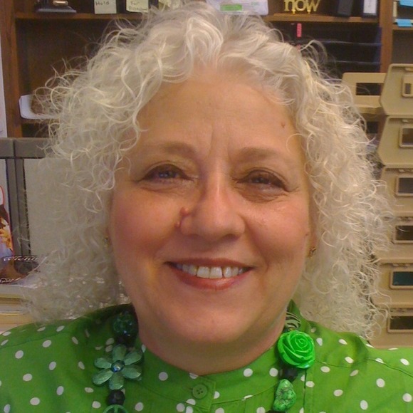 Profile Picture of Shirley Schroeder (@shirleyschro598) on Poshmark