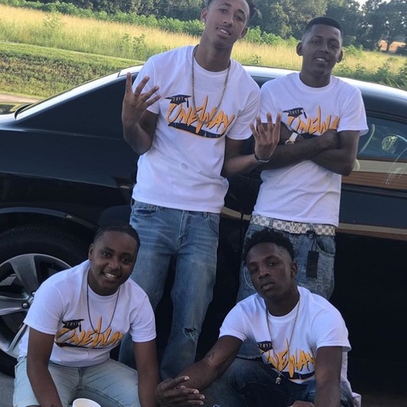 Profile Picture of Dandre Jones (@dandrejones) on Poshmark