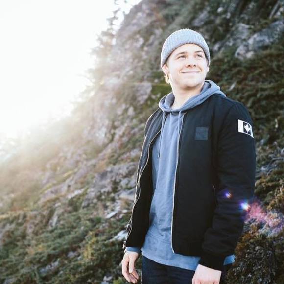 Profile Picture of Daniel Fitch (@danielfitch) on Poshmark