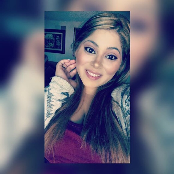 Profile Picture of Monique Rojas (@queenchachi_93) on Poshmark