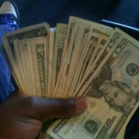 Profile Picture of James Lavender (@paidboss313) on Poshmark