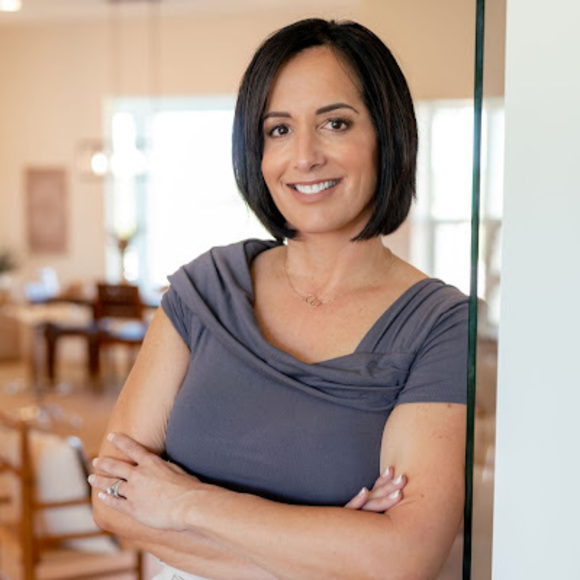 Profile Picture of Noeline Etchamendy (@noelineetcha) on Poshmark