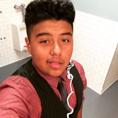 Profile Picture of Rene Ovando (@naeiscool_45) on Twitter