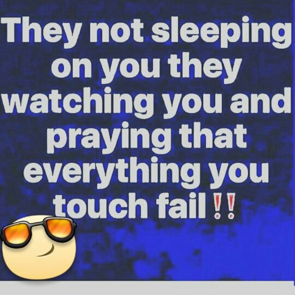 Worthy Roadrunning - Poshmark Profile Picture of Worthy Roadrunning (@worthy_r) on Poshmark