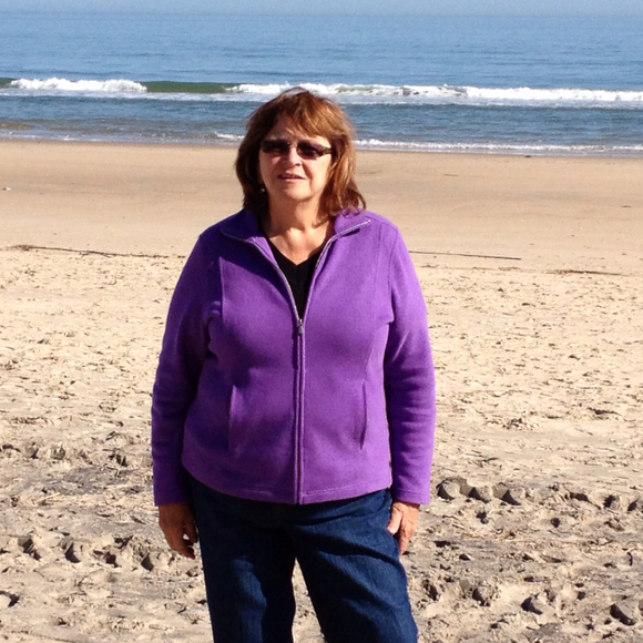Profile Picture of Gail Heigl (@gheigl0306) on Poshmark