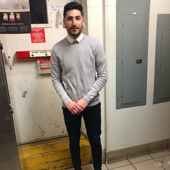 Profile Picture of Robert Pantozzi (@robtozzi) on Poshmark