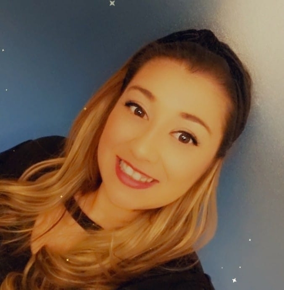 Profile Picture of Armida Lopez (@armidalopez) on Poshmark