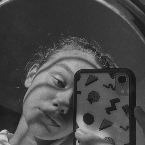 Profile Picture of Rea Zekaj (@rzekaj78) on Poshmark