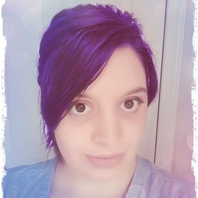 Profile Picture of Stephanie Thatcher (@TheCrazierRed) on Twitter