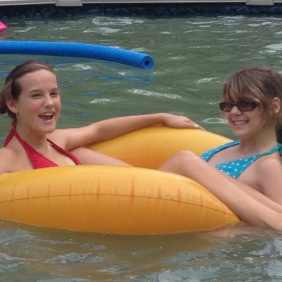 Profile Picture of Lily Balousek (@lilybalousek) on Poshmark