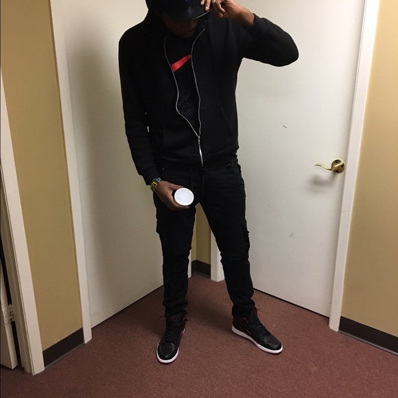 Profile Picture of Malik Roberts (@mdotdagawd) on Poshmark