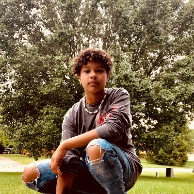 Profile Picture of Raymond Hinkle (@raquelannnaa) on Twitter