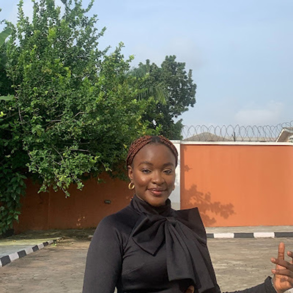 Profile Picture of Doyinsola Adegbehingbe (@deedeeadeg) on Poshmark